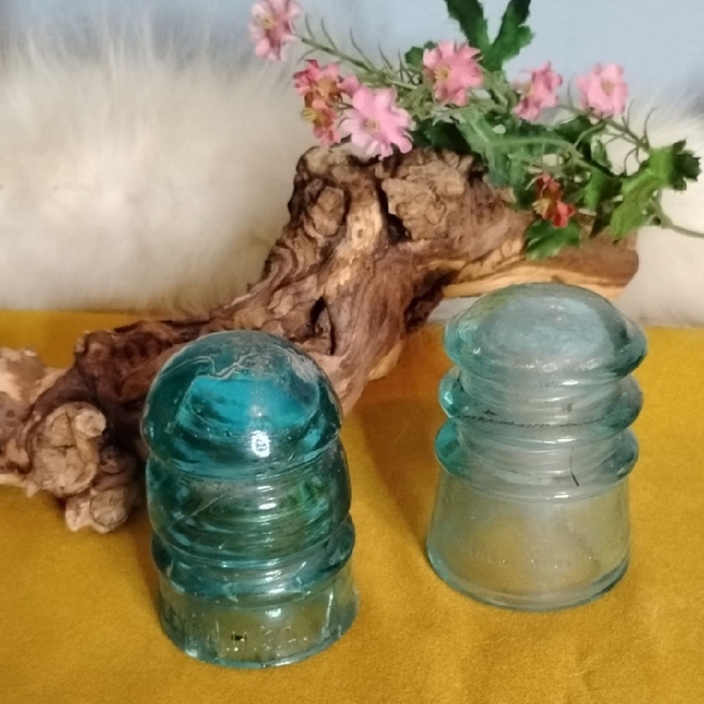 Vintage Glass Insulator Set - Blue and Aqua